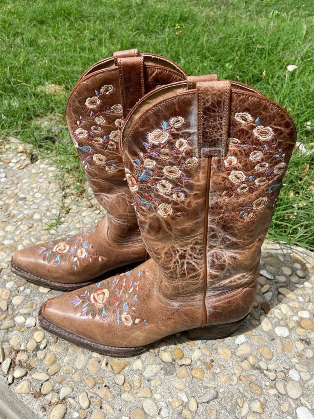 Shyanne  Brown Embroidered Leather Cowboy Boots Maisie Floral Boots Size 6.5